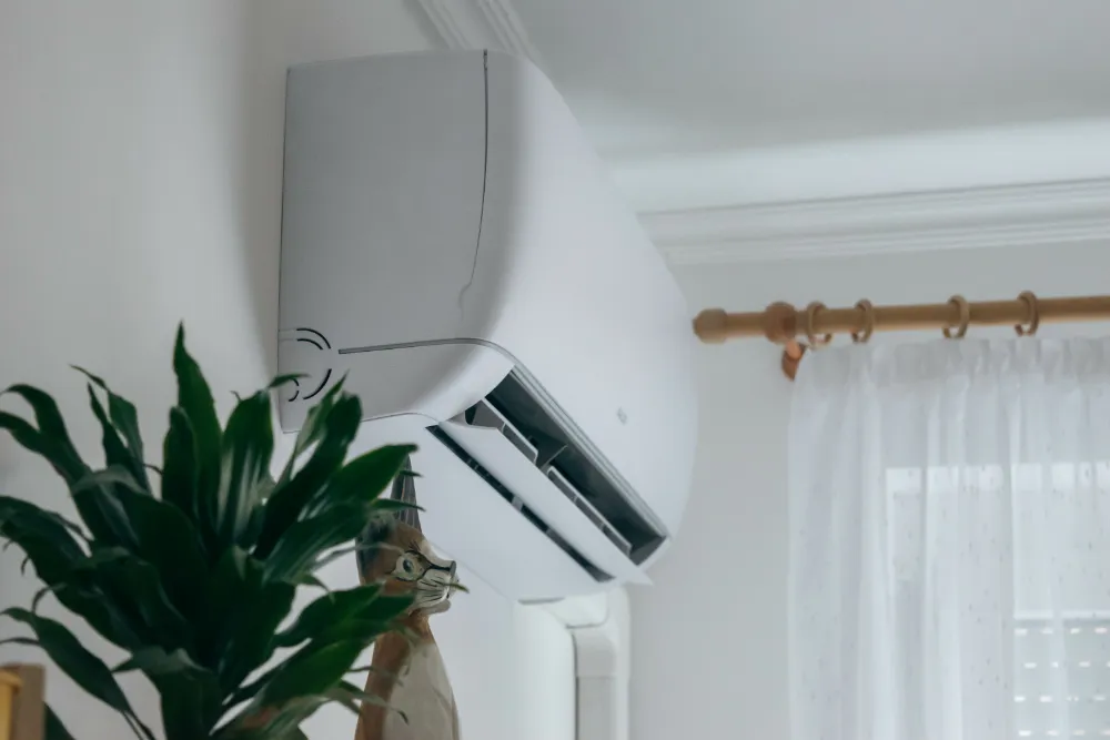 ductless-ac-unit-on-wall